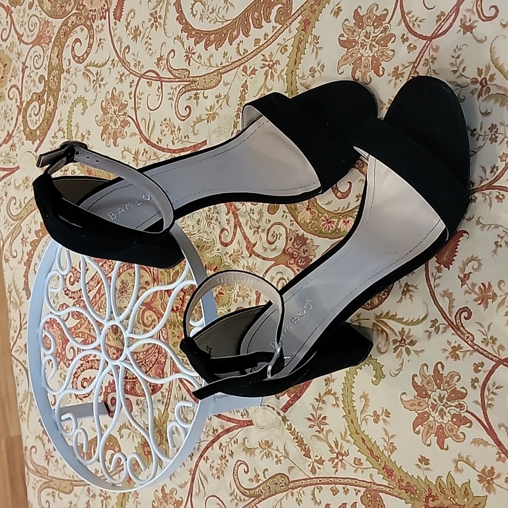 Bamboo Black Sandal with Chunky Heel. Black, Size 10